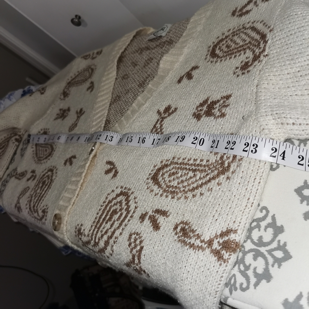Elegant Cream and Brown Paisley Cardigan - Picture 4 of 7